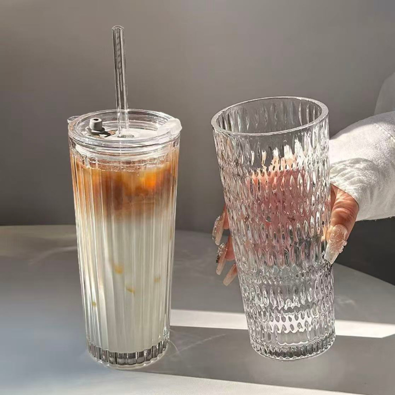 18oz Stylish Embossed GlassTumbler with Sealed Lid & Glass Straw