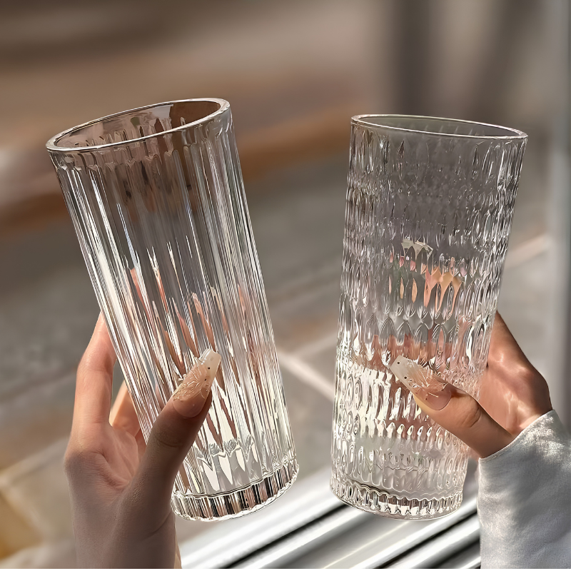 18oz Stylish Embossed GlassTumbler with Sealed Lid & Glass Straw