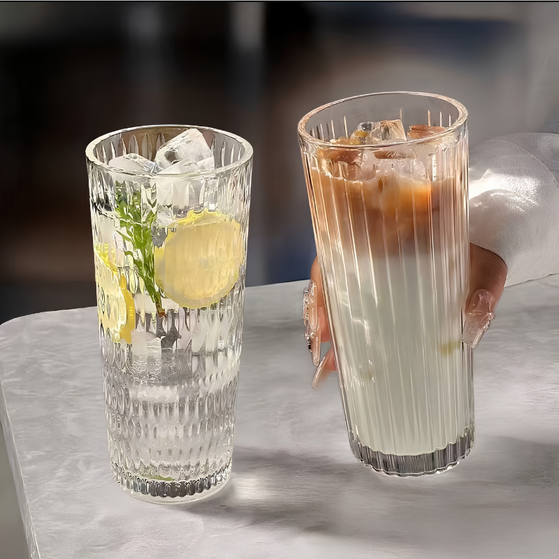 18oz Stylish Embossed GlassTumbler with Sealed Lid & Glass Straw